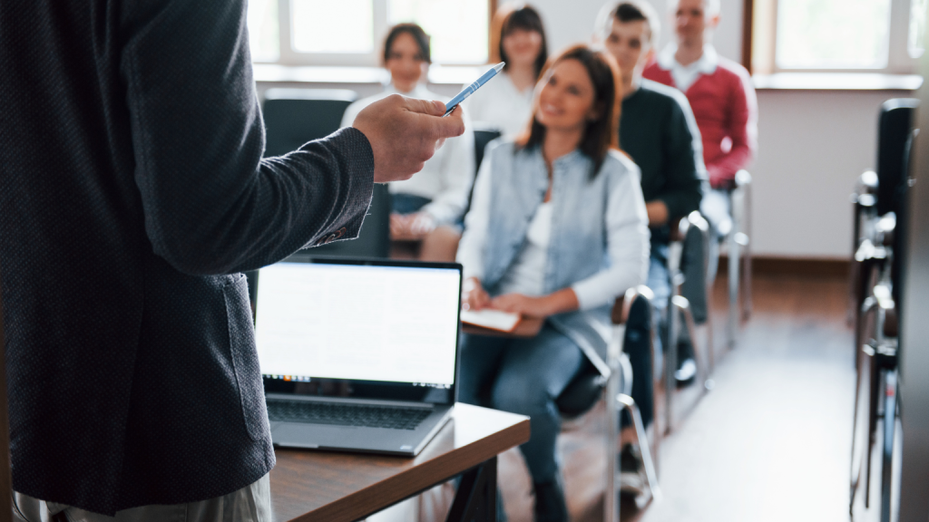 Coaching profesional una guia para avanzar con claridad en lo personal y lo laboral